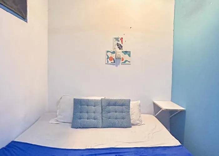 Santorini House In Bali Near Airport ベッド・アンド・ブレックファスト